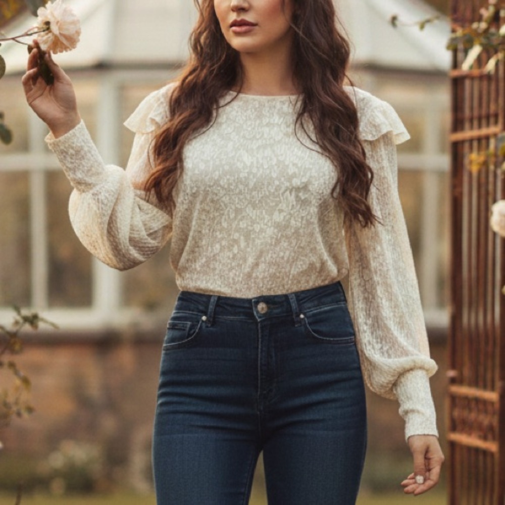 Brea Canyon Romantic Victorian Inspired White Lace Blouse SPOT ON BACK